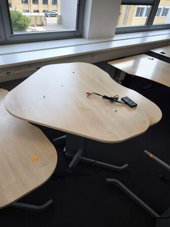 2 stk. el. hæve/sænke skriveborde