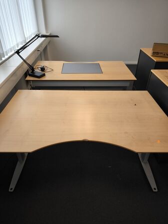 2 stk. el. hæve/sænke skrivebord
