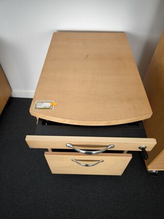 2 stk. skuffemoduler samt reol 