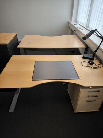 2 stk. el. hæve/sænke skrivebord