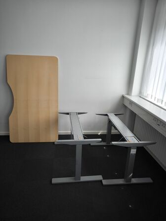 3 stk. el. hæve/sænke skrivebord (adskilt)