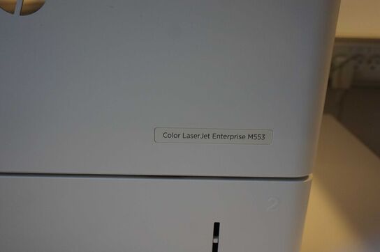 HP Color laserjet enterprise M553 printer m. toner og bord m. hæv/sænk