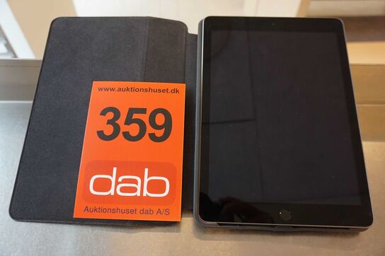 Apple Ipad F9TF med case 