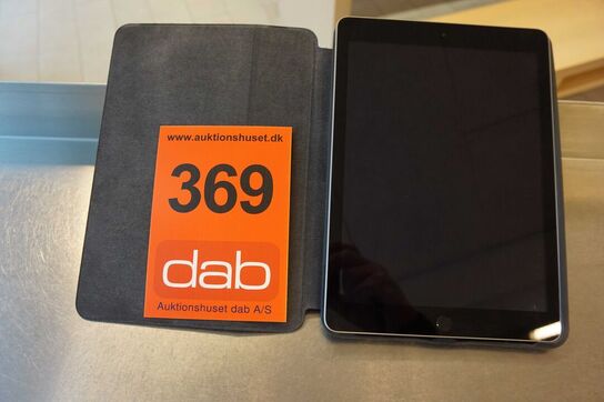 Apple Ipad med case Model: A1822 