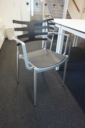 Konferencerum. 6 borde og 11 stk "Ice", Kasper Salto for Fritz Hansen stole 