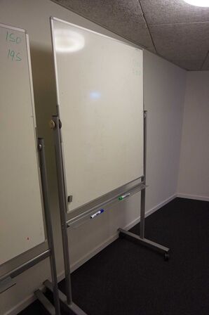 4 stk Whiteboards i aas str 