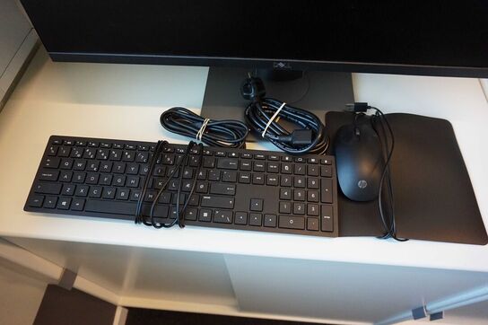 Dell 27" Pc Monitor med tastatur og mus 