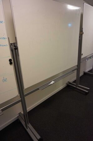 4 stk Whiteboards i aas str 