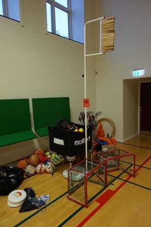 Div. Udstyr fra gymnastiksal. Se foto 