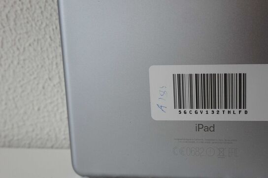 Apple Ipad Model: A1822 