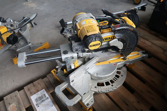 Kap- /Geringssav DEWALT DWS727