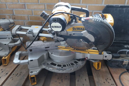 Kap- /Geringssav DEWALT DWS727