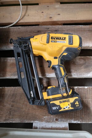 Akku-dykkerpistol DEWALT DCN660
