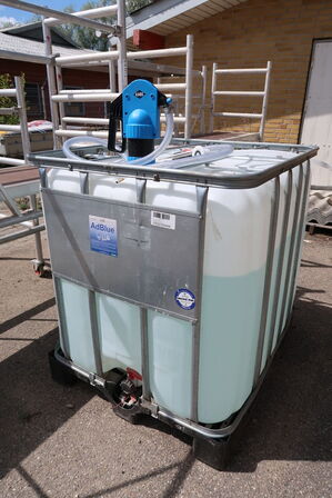 Palletank med AdBlue ca. 750 liter