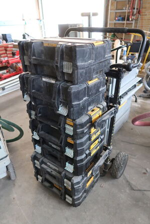 Trolley og værktøjskasser uden indhold DEWALT
