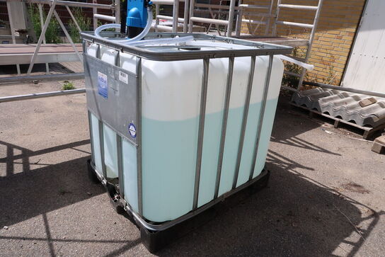 Palletank med AdBlue ca. 750 liter