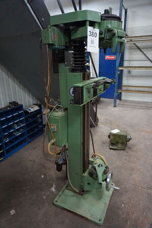 CENTER HOLE GRINDER  LIVNICA B6-C1