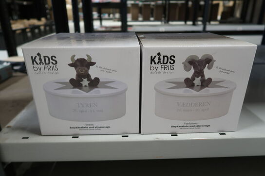 2 stk. Kids By Friis Smykkeskrin med stjernetegn
