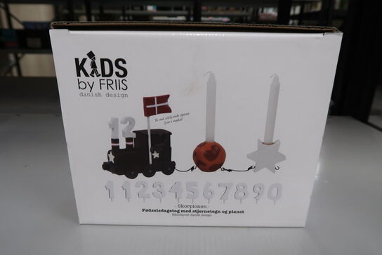 2 pk. Kids by Friis fødselsdagstog med planet og stjerne, vædderen