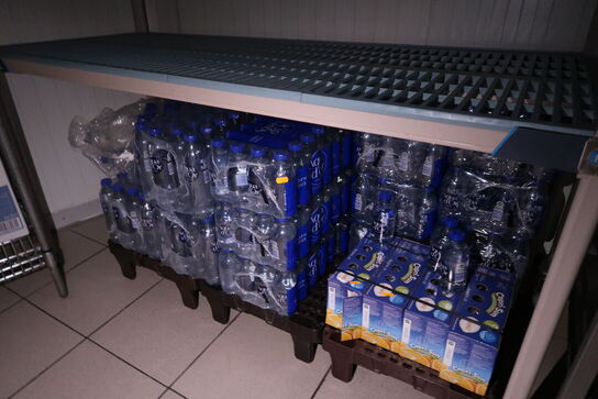 Div. Kildevand AQUA-DOR samt juice CAPRI-SUN
