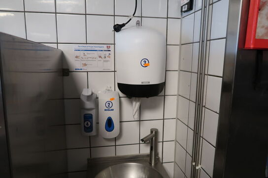 Vaskestation, papirdispenser, sæbedispenser m.m.