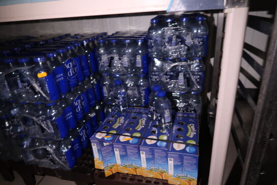 Div. Kildevand AQUA-DOR samt juice CAPRI-SUN
