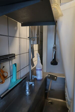 Rustfri stålvaske med armatur