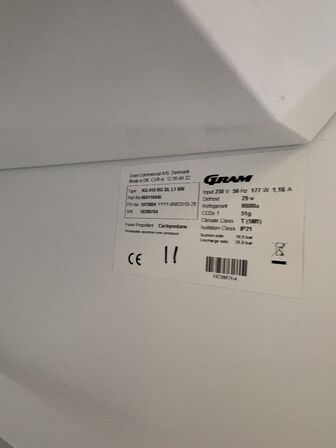 Displaykøleskab GRAM KG 410 RG DL L1