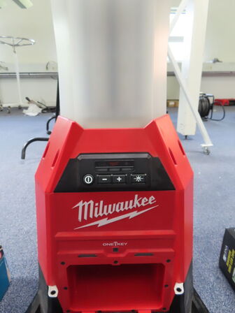 Stor arbejdslampe MILWAUKEE