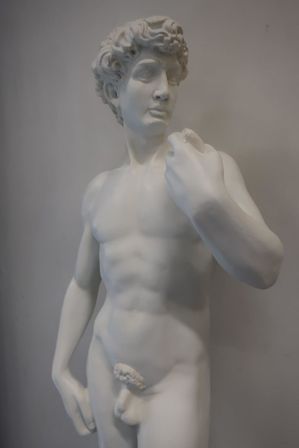 David figur H110 cm. hvid