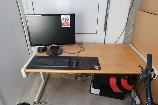 Samsung monitor, skrivebord keyboard & mus