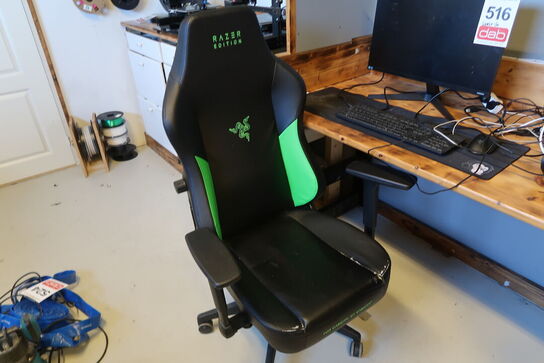 Samsung LF24T370FWR 24" skærm + keyboard, mus, headset & gamerstol