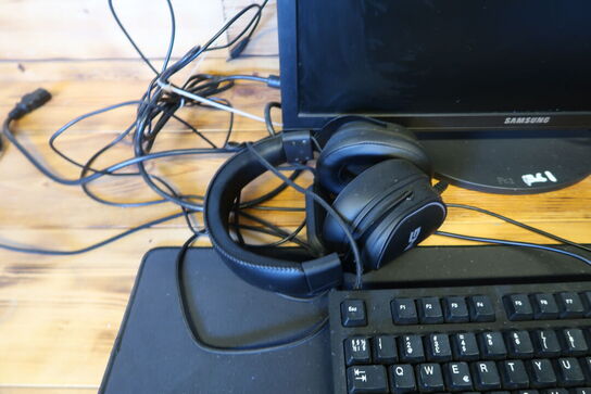 Samsung SyncMaster B2240 22" skærm + keyboard, mus, headset & gamerstol