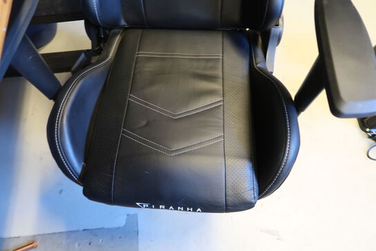 Samsung SyncMaster B2240 22" skærm + keyboard, mus, headset & gamerstol