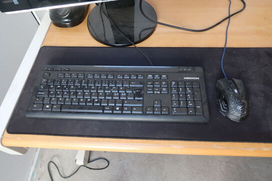 Samsung monitor, skrivebord keyboard & mus