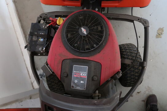 Husqvarna R 214TC Comfort Edition frontklipper