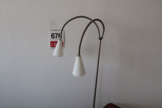 Bænk, Bord & lampe 