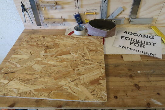 Arbejdsbord med indhold 