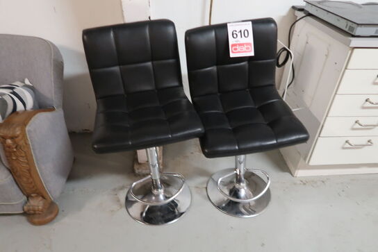 2 stk. Barstole + sofa