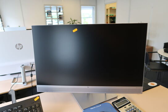 Computerskærm HP E273m, headset, tastatur og mus