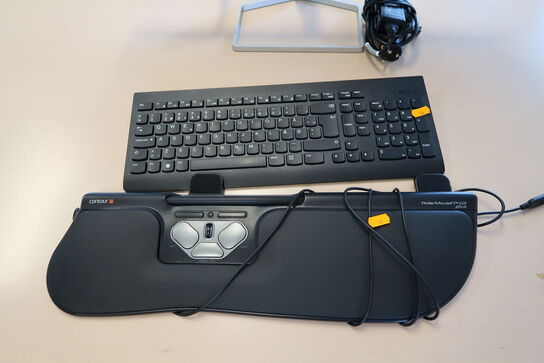 Computerskærm HP M27fw, tastatur, mus, rollermouse