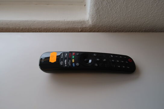 Fjernsyn LG 65UR80006LJ  med fjernbetjening
