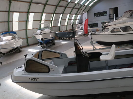 16' Styrepultbåd JETFISH 2000