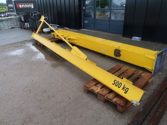 Svingkran med el talje 500 kg