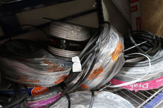 Div. Kabler, kabeltromler med kabel