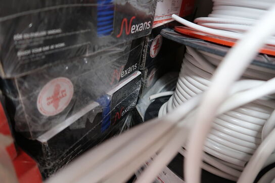 Div. Kabler, kabeltromler med kabel