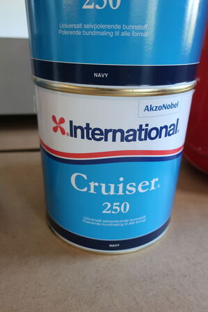 3 x 2,5 L INTERNATIONALCRUISER 250 navy og sort