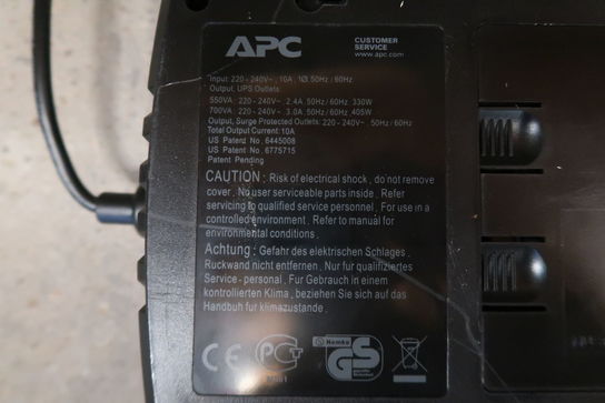 2 stk. APC Back UPS ES700 nødstrømsstik med 8 stik