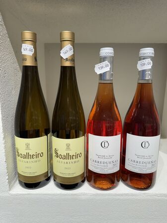 2 fl. Soalheiro Alvarinho 2022 & 2 fl. Carreduenas rose 2017