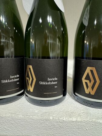 3 fl. Andersen Winery Invicia Stikkelsbær